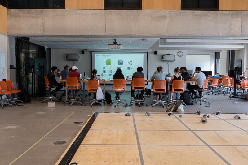 Exploring Centralization in Collective Robotic Construction