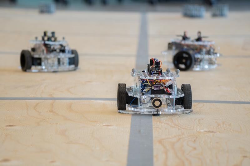 Exploring Centralization in Collective Robotic Construction